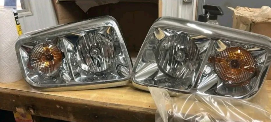 Freightliner Coronado headlight