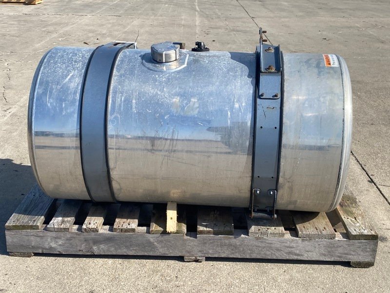 Freightliner cascadia 125 gallon fuel tank