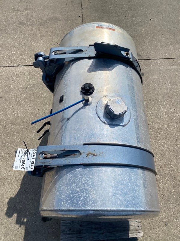 Freightliner cascadia 125 gallon fuel tank - Image 2