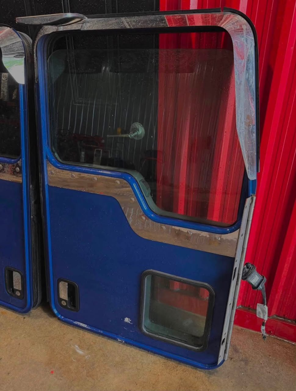 Kenworth w900 doors - Image 3