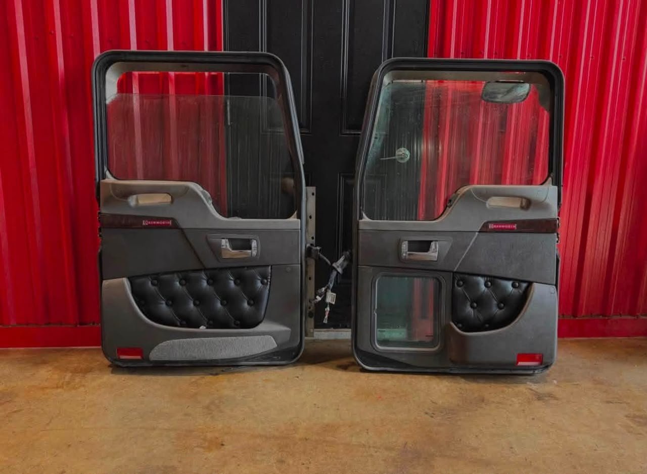 Kenworth w900 doors - Image 2