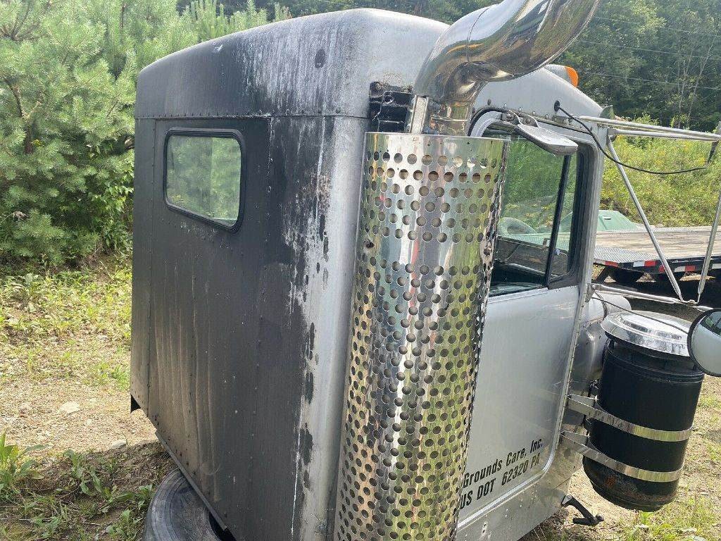 Kenworth w900 cab - Image 7