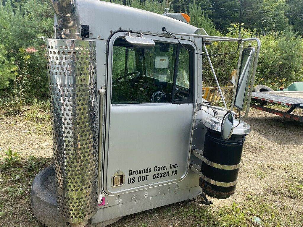 Kenworth w900 cab - Image 5
