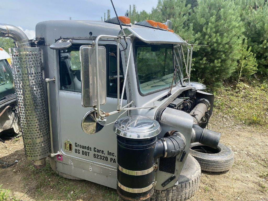Kenworth w900 cab - Image 2