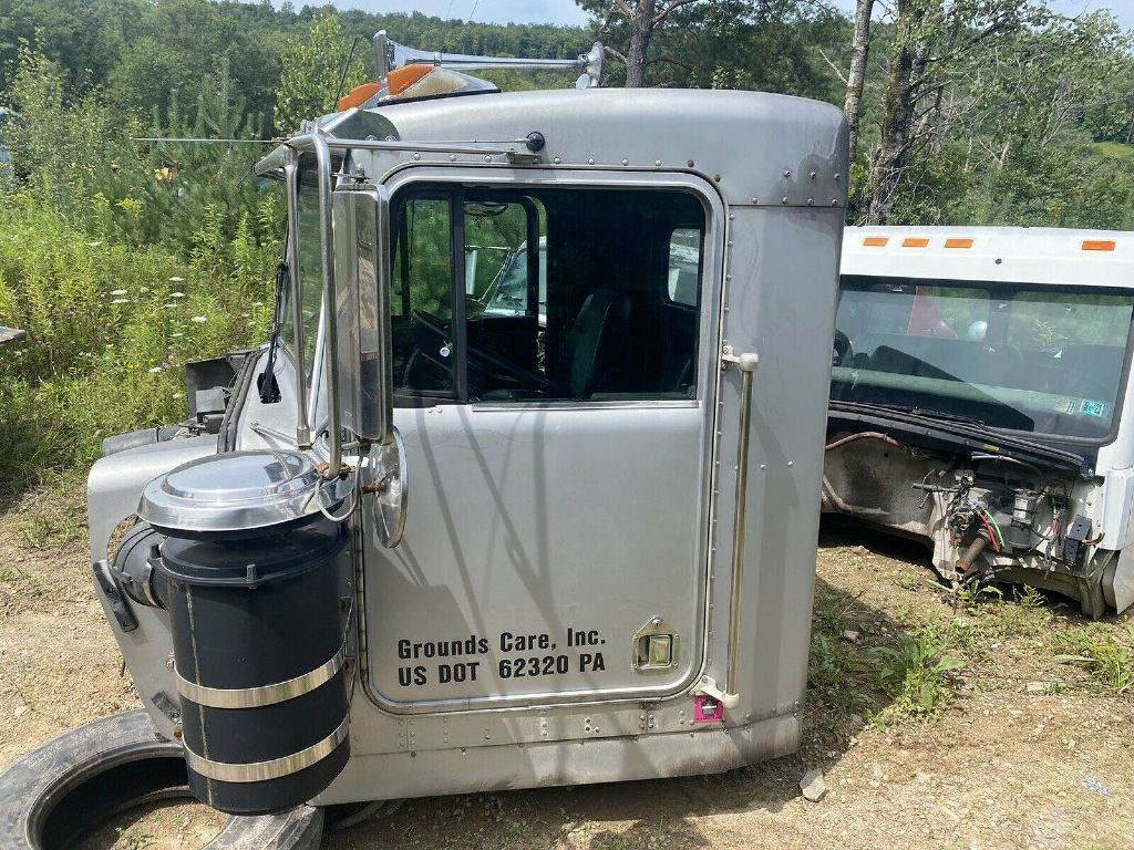 Kenworth w900 cab - Image 4