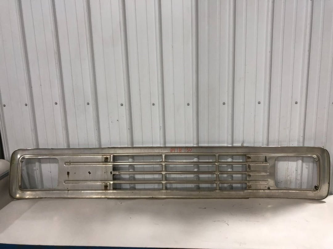 International 9670 complete grill - Image 2