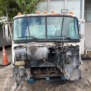 Mack CH613 cab