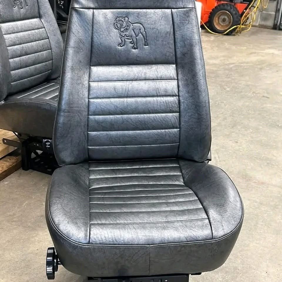 Mack seats