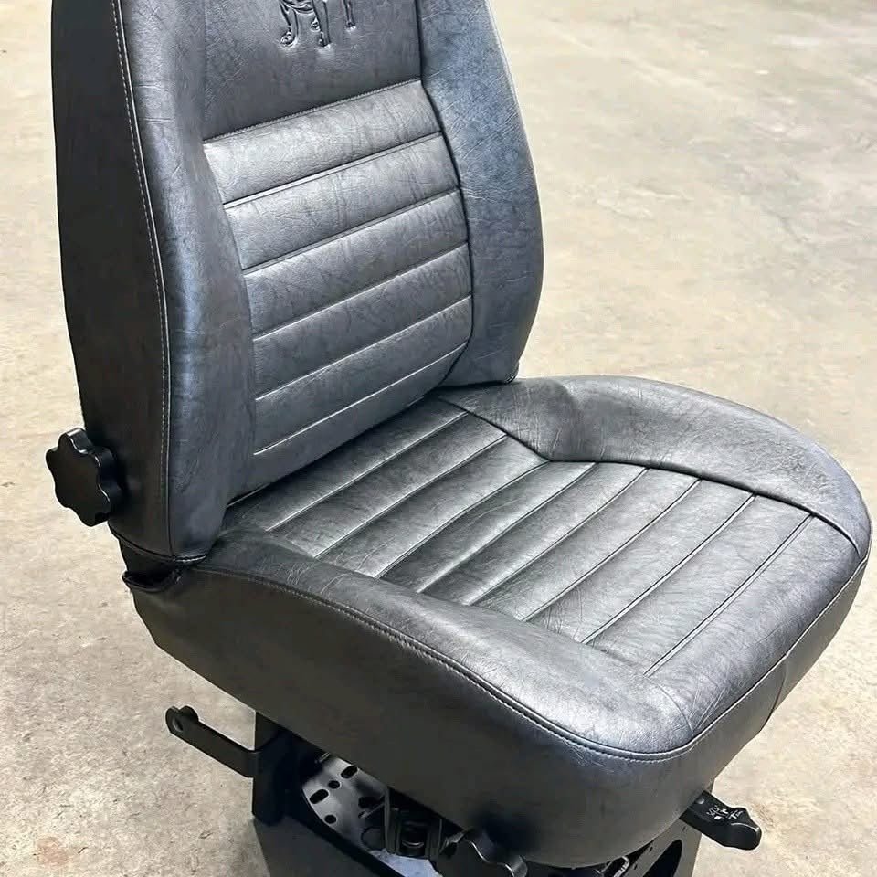Mack seats - Image 2
