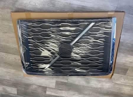 Volvo vnl grill - Image 4