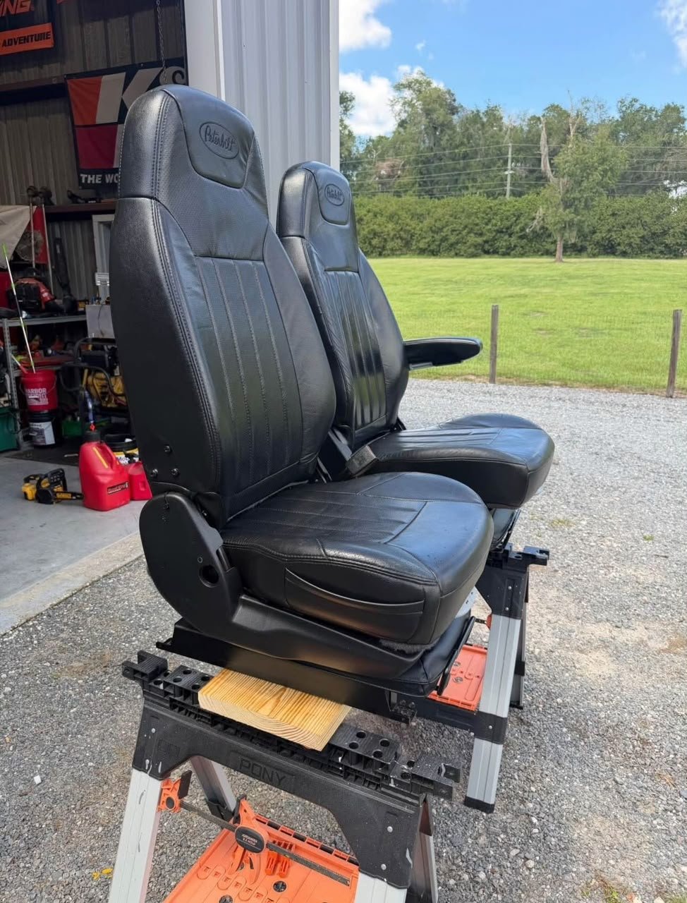 Peterbilt Factory Seat - Image 3
