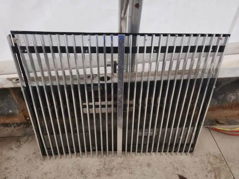 Western star 4900 FA grill